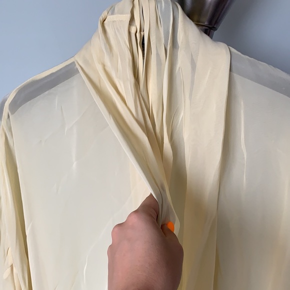 Dolce and Gabbana Yellow Chiffon Flowy Open Kimono - Picture 4 of 11